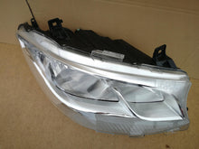 Load image into Gallery viewer, MERCEDES BENZ SPRINTER W910 18- LAMPA PRAWA PRZÓD H7 H15 A9109060100