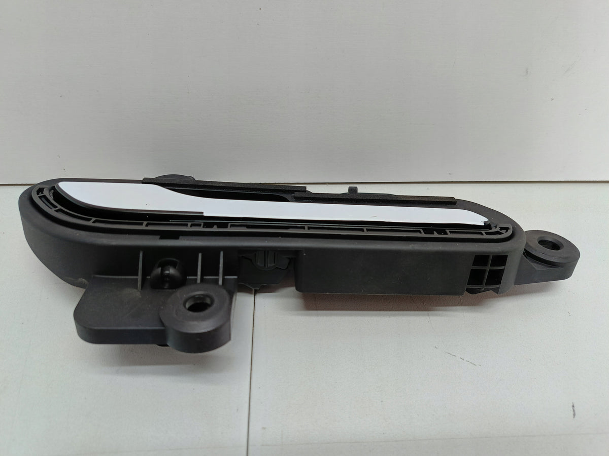 Tesla Model 3 III - Klamka Zewnętrzna Drzwi Prawa Nowa 1780885-00-A — zdjęcie 3 z 10