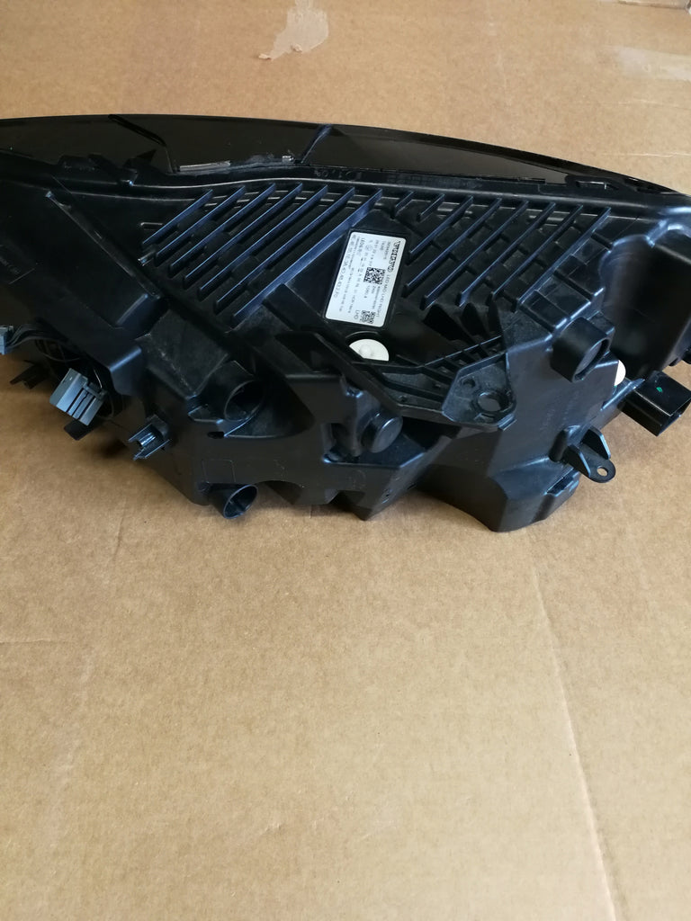 VOLVO XC60 II LIFT 20- LAMPA PRAWA PRZÓD PRZEDNIA MID LHD FULL LED 32342515