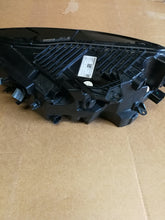 Załaduj zdjęcie do przeglądarki galerii, VOLVO XC60 II LIFT 20- LAMPA PRAWA PRZÓD PRZEDNIA MID LHD FULL LED 32342515