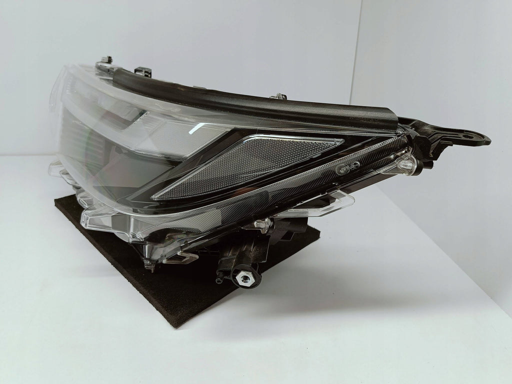 TOYOTA RAV4 V LIFT 22- LAMPA LEWA PRZÓD PRZEDNIA FULL LED EU 81185-42G10