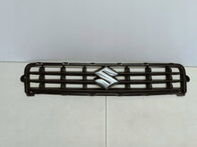 Laden Sie das Bild in den Galerie-Viewer, Suzuki Splash LIFT 12- KÜHLERGRILL STOSSFÄNGER VORNE EMBLEM 7174180M0
