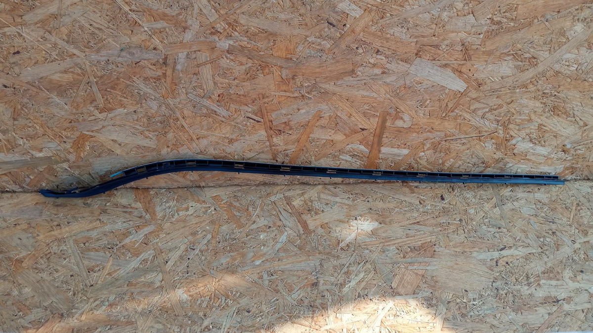 Ford C-Max Grand Cmax 10- Right Trim Strip Wewnętrzna Szyby Czołowej 3577ASGMR — photo 7 of 8