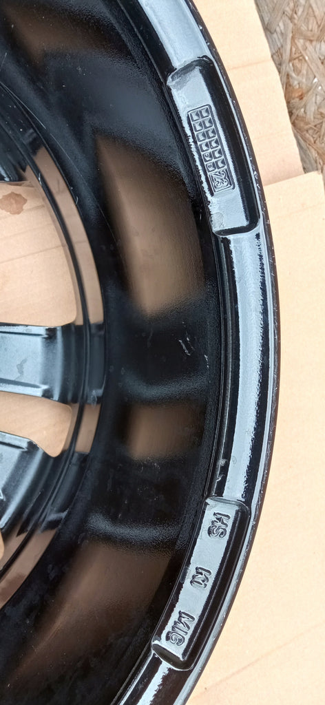 ALUMINIUMFELGE DEZENT PCD114,3 7JX17 H2 ET 43.5 124R-001565