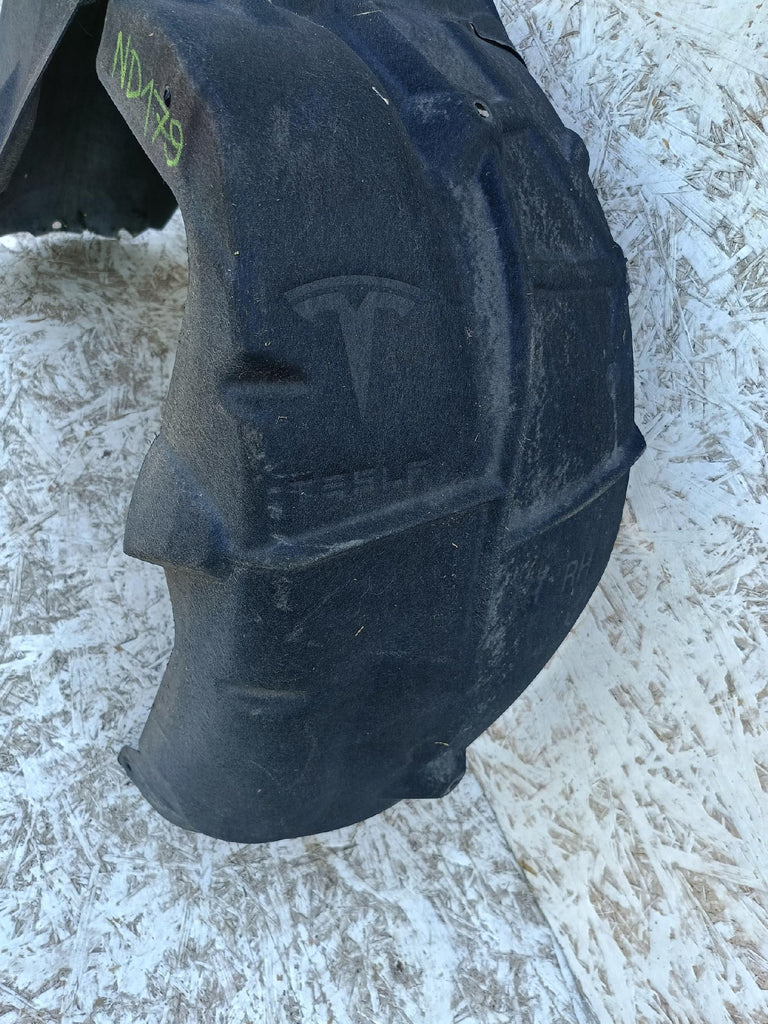 TESLA MODEL 3 III M3 21- NADKOLE PRAWY TYŁ PRAWE TYLNE 1081584-00-D