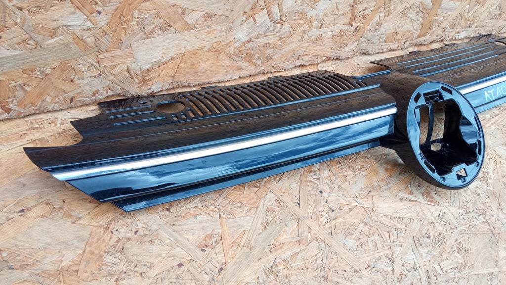 VOLKSWAGEN GOLF VIII 8 20- ATRAPA KRATKA GRILL