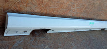Laden Sie das Bild in den Galerie-Viewer, Mercedes-Benz B KLASSE II W246 11- SCHWELLER SCHWELLERLEISTE LINKS A2466900240