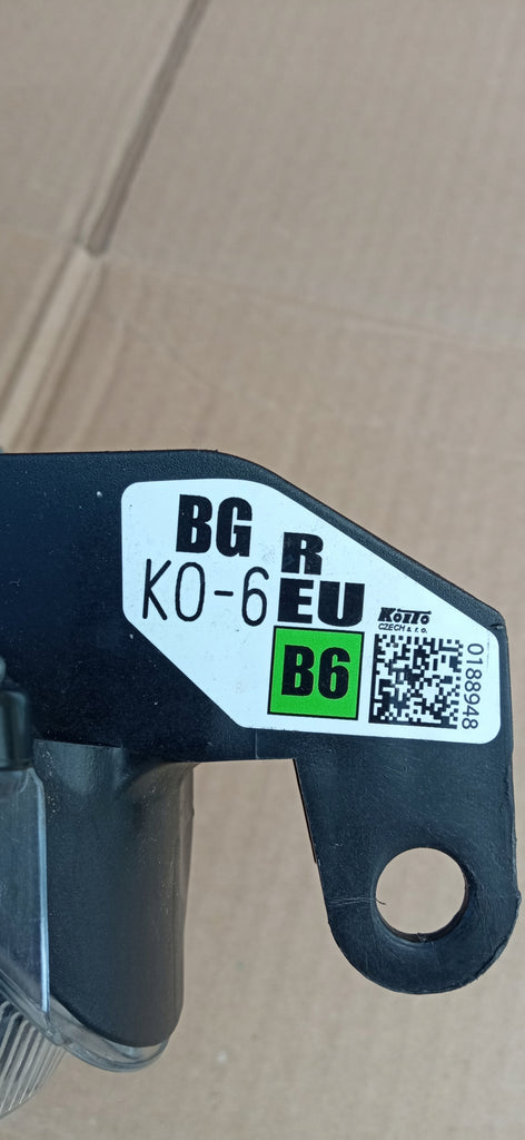 TOYOTA YARIS IV 4 19- LAMPA REFLEKTOR PRAWY PRZÓD SOCZEWKA KOITO K0-6 EU