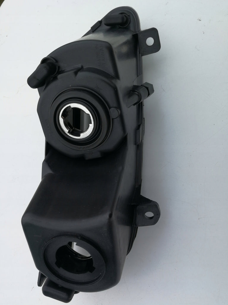 VW POLO V 06.09 LAMPA PRZECIWMGŁOWA HALOGEN TYC