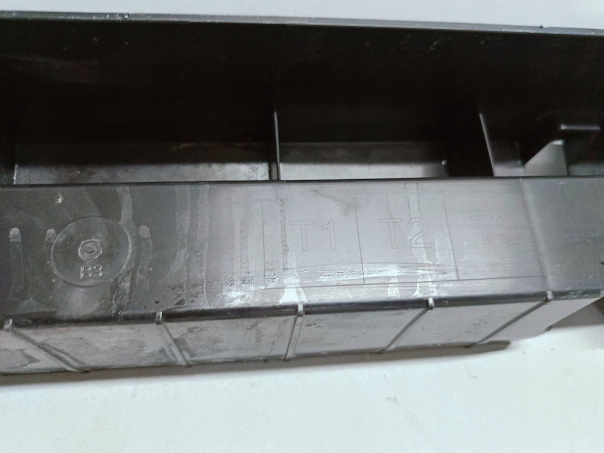 Renault Megane E-Tech 22- Gleitstück Halter Mittlere Vorne Stossstange 622409247R — Foto 8 von 12