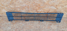 Laden Sie das Bild in den Galerie-Viewer, MAZDA 6 II GH 08- KÜHLERGRILL STOßSTANGE MITTE GS1D-501T1