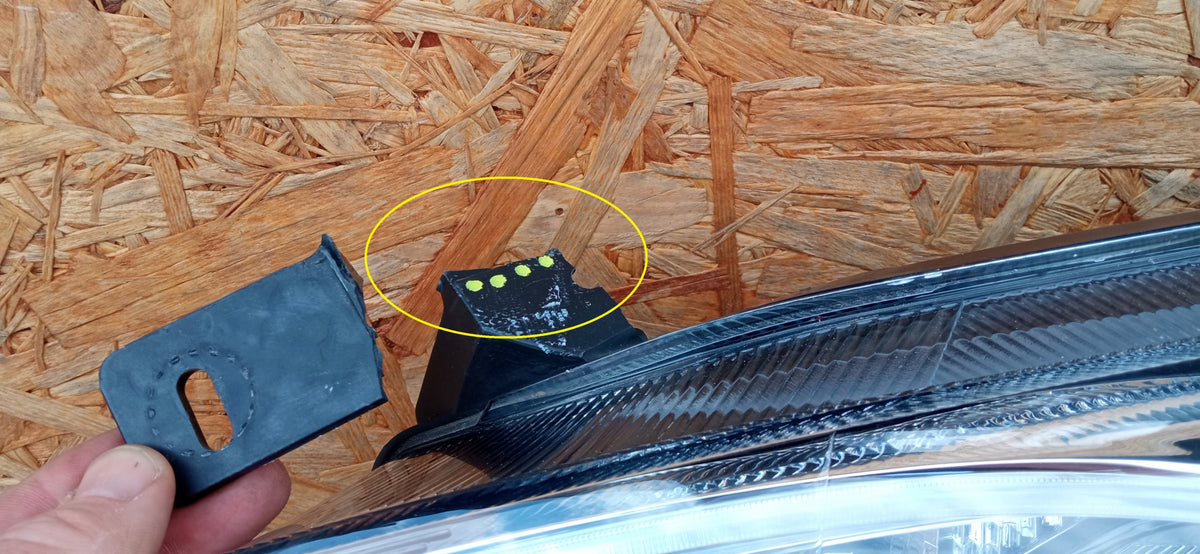 Ford Fiesta MK8 17- Lampa Lewa Przód Przednia Soczewka +led H1BB-13W030-Ce — zdjęcie 6 z 12