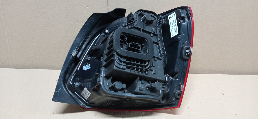 VW POLO 6CO LAMPA TYŁ TYLNA LEWA 6C0645095K 16-