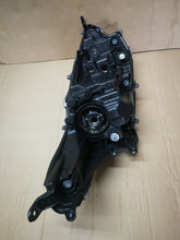 Load image into Gallery viewer, TOYOTA YARIS IV 4 19- LAMPA REFLEKTOR LEWY PRZÓD SOCZEWKA KOITO K0-6 EU