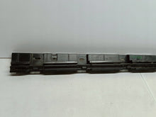 Laden Sie das Bild in den Galerie-Viewer, BMW 5 F10 F11 10- GLEITSTÜCK HALTER HALTERUNG SCHWELLER LINKS VORNE 51777184777