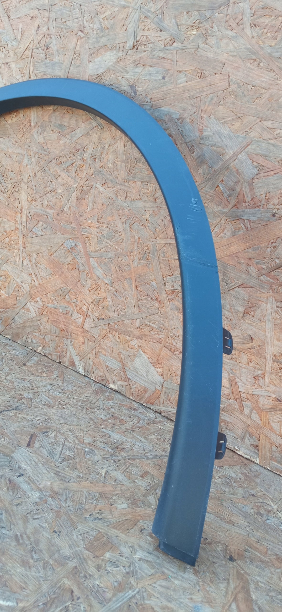 Tesla Model Y 22- Leiste Hinten Links Kotflügel Links Hintere 1683865-00-A — Foto 2 von 12