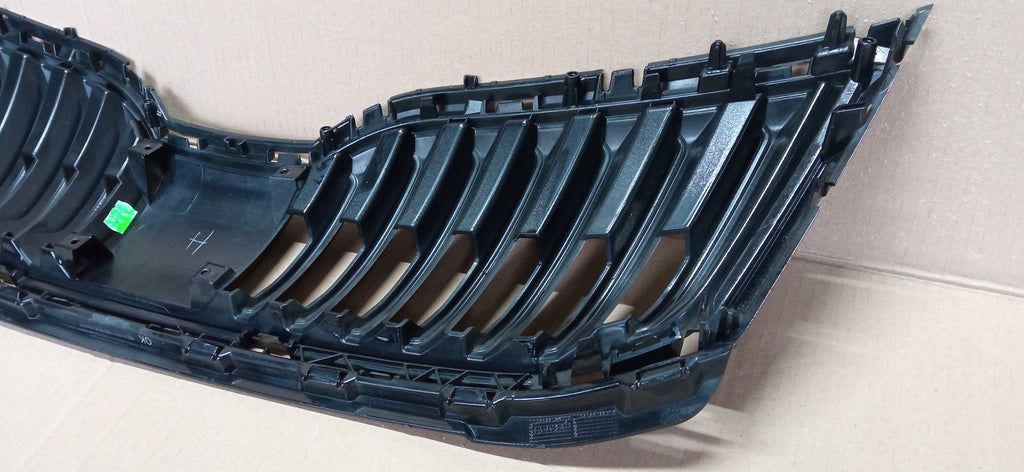 SKODA OCTAVIA III LIFT 16- KÜHLERGRILL STOßSTANGENGITTER VORNE 5E0853653C