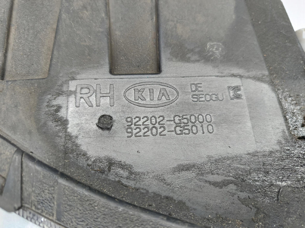 KIA NIRO 16- HALOGEN ŚWIATŁO LAMPA DRL LED PRAWY PRZÓD H8 92202-G5000