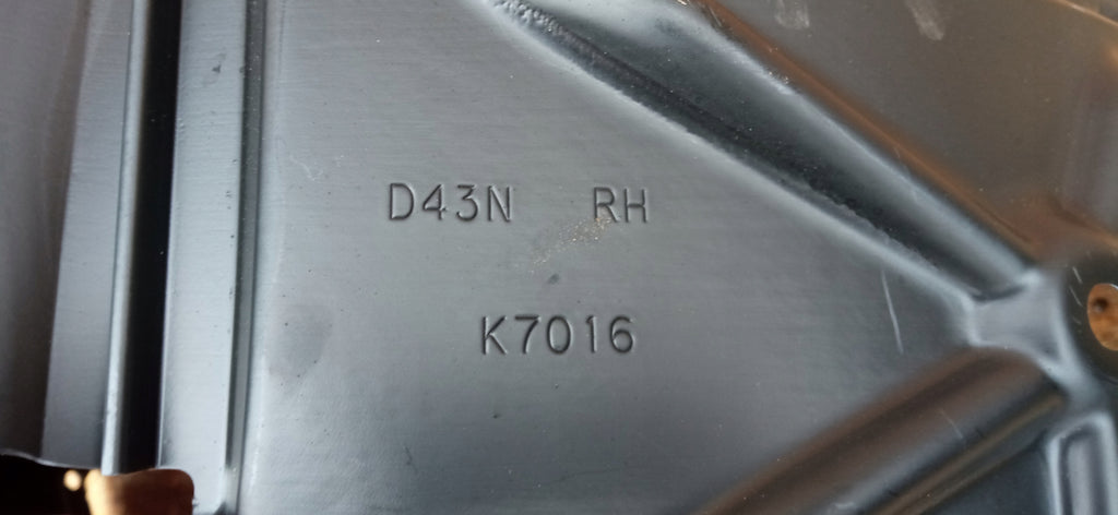 MAZDA 2 LIFT DJ DL 20- RADHAUSSCHALE RECHTS VORNE NEU D43N-56-131
