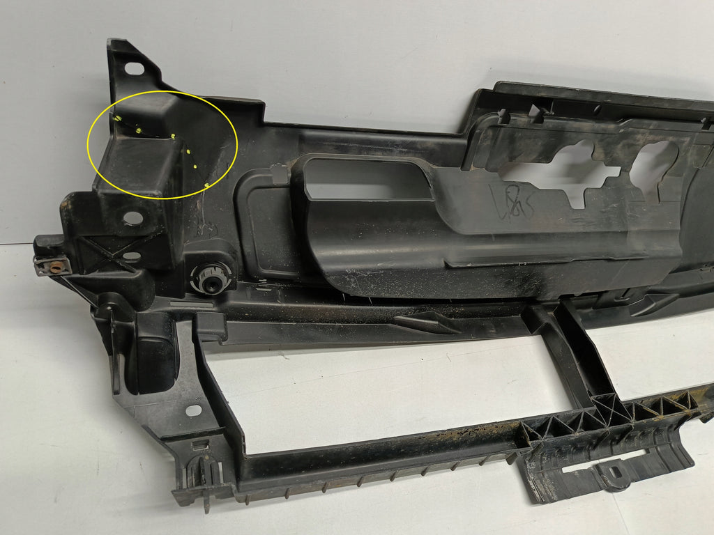 PEUGEOT 308 II T9 13- WZMOCNIENIE GÓRNE STELAŻ PAS CZASZA 9677363777
