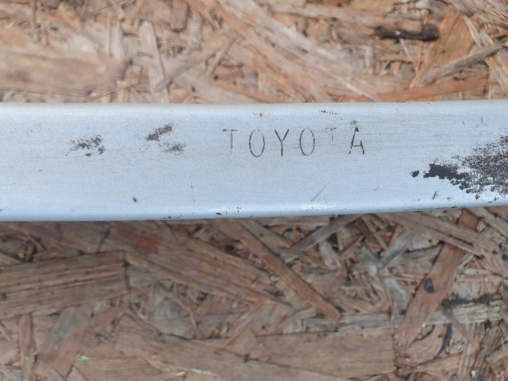Toyota Auris II E18 13- BELKA WZMOCNIENIE ZDERZAKA PRZÓD 52021-02230