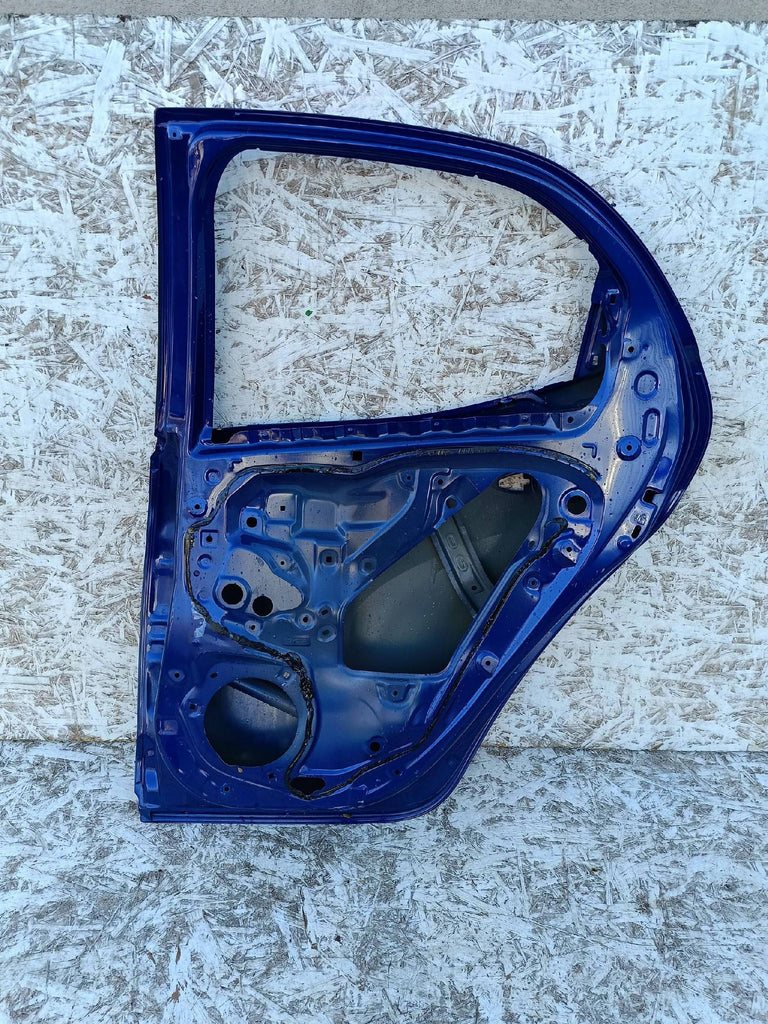 TOYOTA YARIS 4 IV DRZWI TYŁ PRAWY 20- XP210