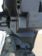 Load image into Gallery viewer, RENAULT CAPTUR II 19- LAMPA REFLEKTOR PRAWY PRZÓD FULL LED 260104095R
