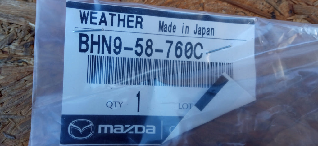MAZDA 3 13- TÜR DICHTUNG RECHTS VORNE NEU BHN9-58-760C