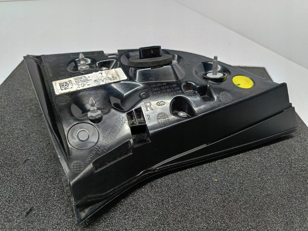TESLA 3 III LIFT Y MY 20- HECKKLAPPENLEUCHTE RECHTS HINTEN LED 1502089-00-B