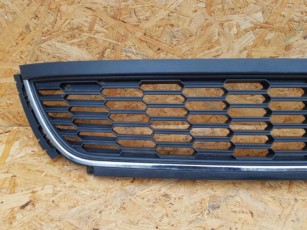 VOLKSWAGEN POLO 6R0 09- ATRAPA KRATKA GRILL ZDERZAKA PRZÓD CHROM 6R0853667B