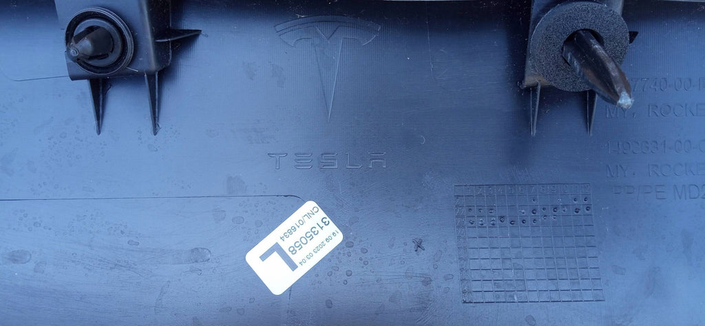 Tesla Model Y MY 20- PRÓG LISTWA PROGOWA NAKŁADKA PROGU LEWA 1497740-00-D