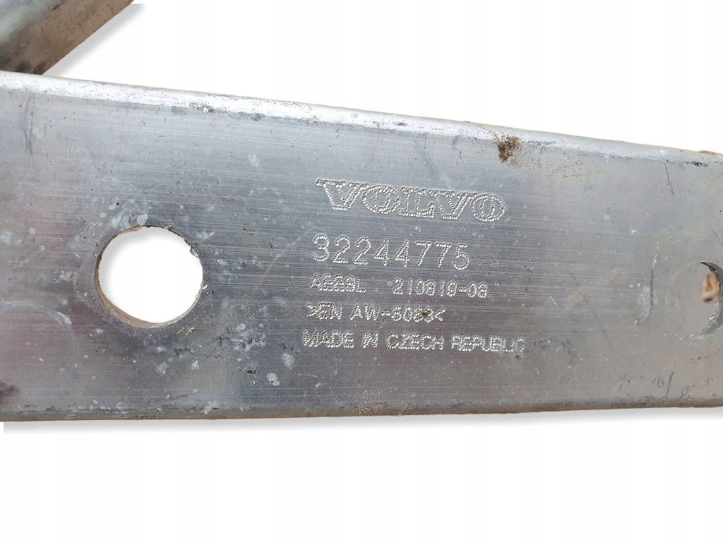 Volvo V60 II S60 18- BELKA WZMOCNIENIE CZOŁOWE GÓRNE PASA 32244775