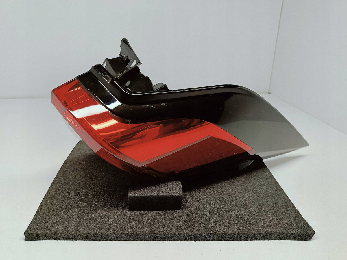 Toyota Rav 4 V XA50 19- Lampa Prawy Tył Prawa Tylna OE 81550-42230 — zdjęcie 12 z 15