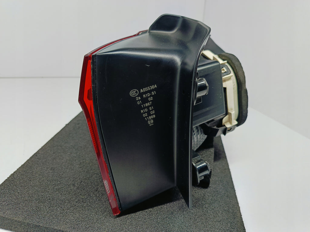 VOLKSWAGEN TOURAN 5TA 15- LAMPA LEWY TYŁ LEWA TYLNA 5TA945095A