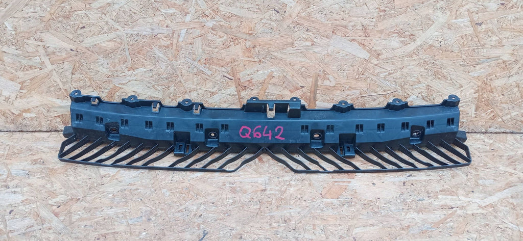 Volkswagen T-Roc 2GA 17- HALTERUNG HALTER HINTEN STOSSFÄNGER 807863A