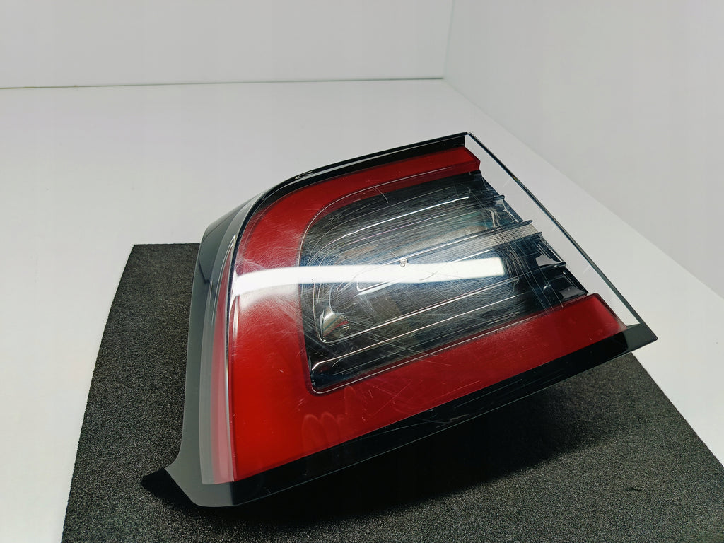 TESLA 3 III LIFT Y MY 20-RÜCKLEUCHTE LINKS LED 1502086-00-D