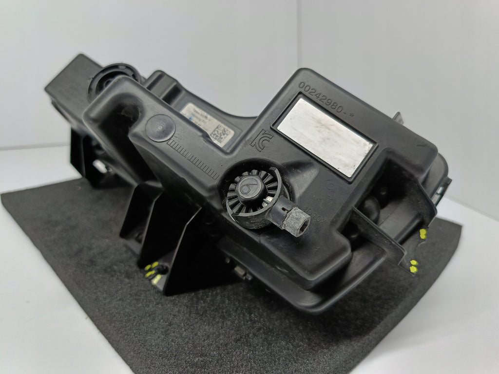 TESLA MODEL Y MY 20-HALOGEN TAGFAHRLICHT RECHTS NEBELSCHEINWERFER LED 1507933-00-C