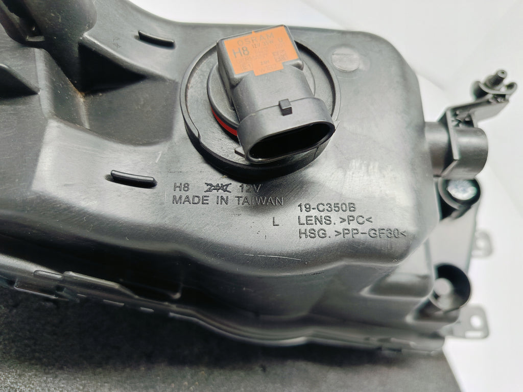 SKODA OCTAVIA III 13- REFLEKTOR HALOGEN PRZECIWMGŁOWY LEWY H8 TYC 19-12350