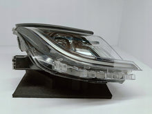Laden Sie das Bild in den Galerie-Viewer, BYD Dolphin EV 22- SCHEINWERFER RECHTS VORN FULL LED EU EM2E-4121020