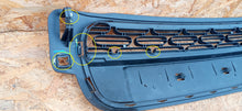 Laden Sie das Bild in den Galerie-Viewer, CITROEN C3 III 16- FRONTSCHÜRZE KÜHLERGRILL STOSSTANGENGRILL MITTE VORNE 9812061877