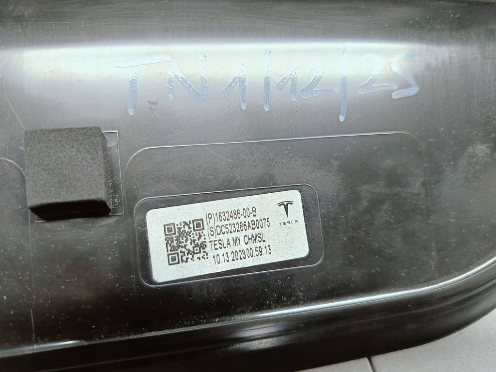 Tesla Model Y MY 20- TRZECIE ŚWIATŁO STOP KLAPY BAGAŻNIKA 1632486-00-B