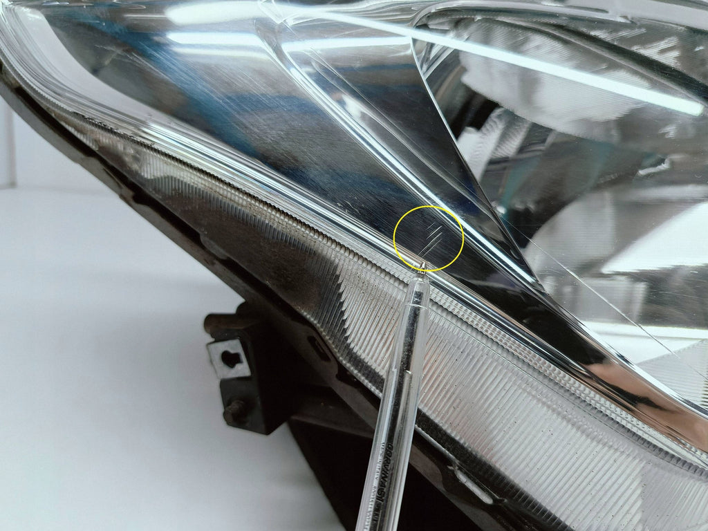 Suzuki Swift MK8 17- LAMPA PRAWA PRZÓD PRZEDNIA ZWYKŁA STANLEY W2962