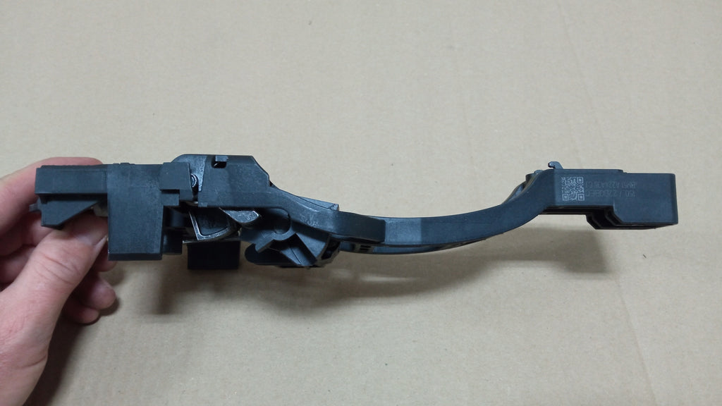FORD FOCUS MK3 III LIFT TÜRGRIFF HINTEN RECHTS NEU