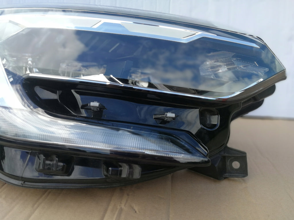 RENAULT CAPTUR II 19- LAMPA REFLEKTOR PRAWY PRZÓD FULL LED 260104095R