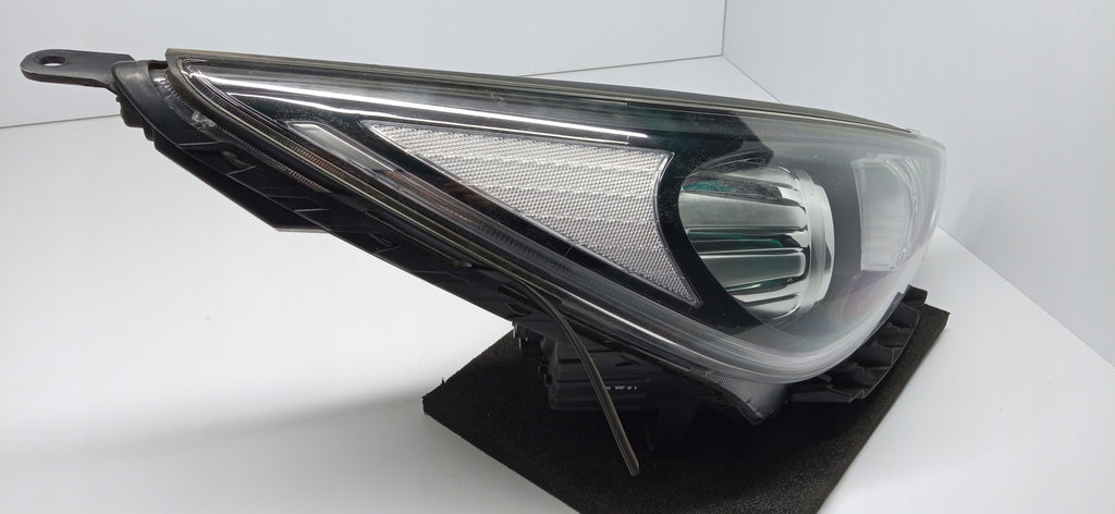 KIA NIRO 16- LAMPA PRAWA PRZÓD PRAWA PRZEDNIA SOCZEWKA XENON 92102-G5