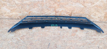 Laden Sie das Bild in den Galerie-Viewer, OPEL INSIGNIA B 17- ATRAPA KRATKA DOLNA GRILL ZDERZAKA PRZÓD 13491183