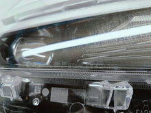 Laden Sie das Bild in den Galerie-Viewer, Toyota RAV 4 V LIFT 22- SCHEINWERFER RECHTS VORNE FULL LED EU 81145-42E10