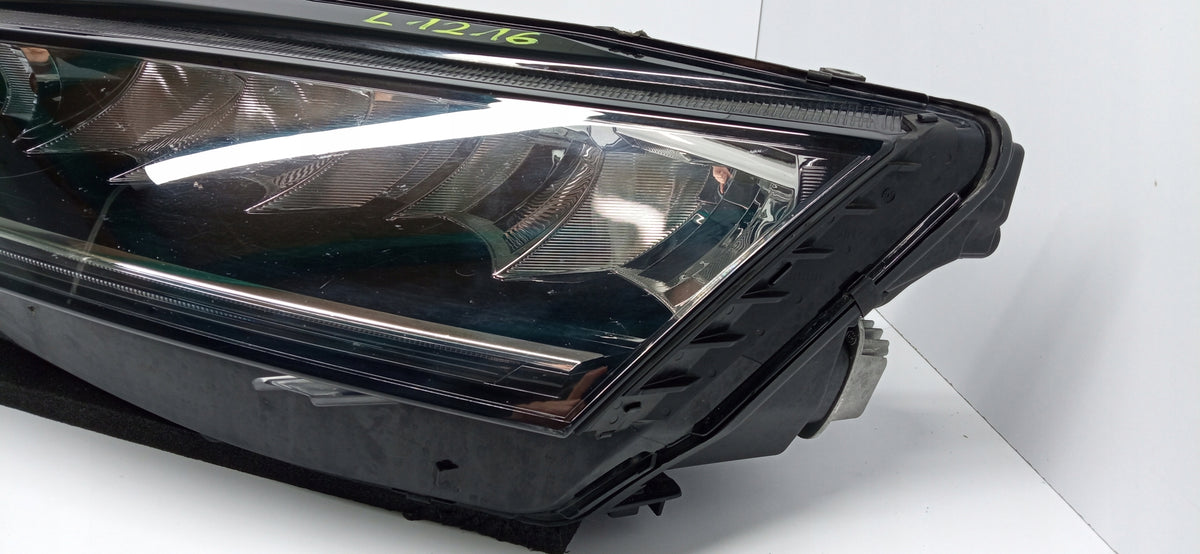 Skoda Octavia IV 4 20- Front Left Light Front Full LED 5E4941015 — photo 2 of 13