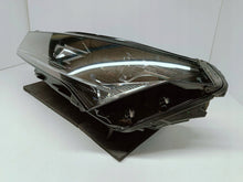 Laden Sie das Bild in den Galerie-Viewer, Skoda Enyaq iV 20- SCHEINWERFER LINKS VORNE VOLL-LED CRYSTAL 5LB941015A