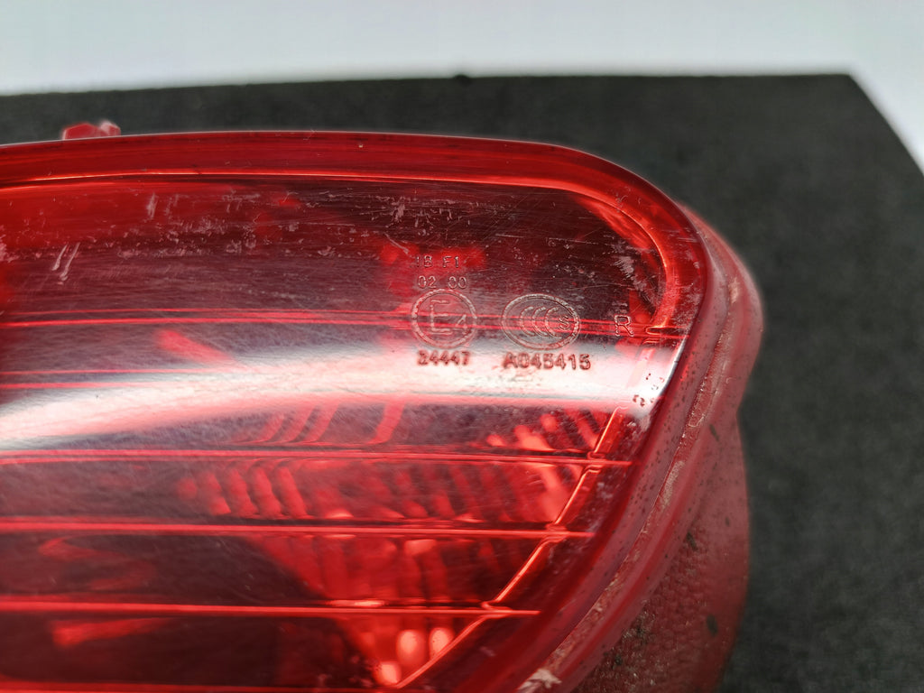 PEUGEOT 5008 II 17- LAMPA PRAWA TYLNA ZDERZAKA PRZECIWMGIELNA 9811981980
